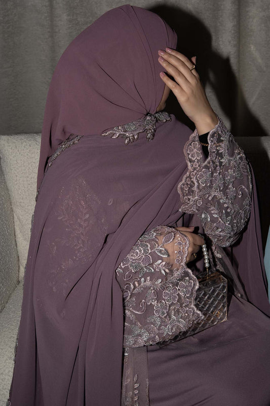 Zariyah Mauve Embroidered Dupatta Abaya